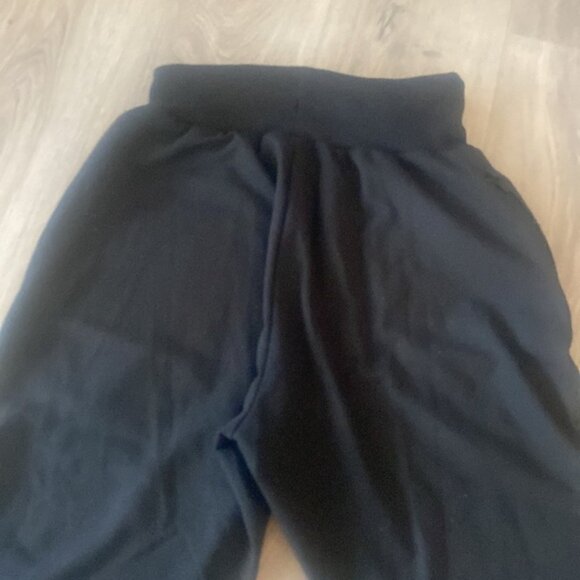 🏁 Gymshark black athletic slouchy capris size XS - Picture 9 of 10